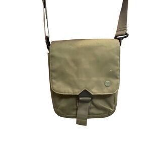 STM Bags Scout 2 Carrying case Shoulder Bag for 10" iPad or Tablet Olive color